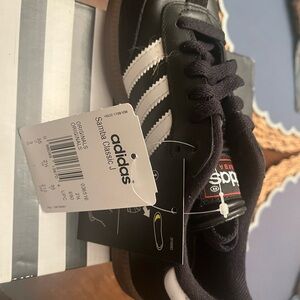 New in Box Adidas Samba Classic J in Black and White - size 3